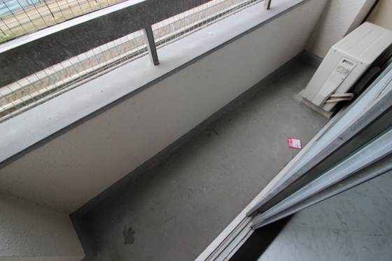 バルコニー　※別号室の写真です　現況と異なる場合は現況優先です