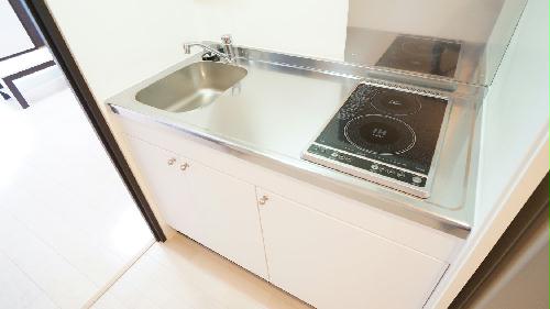 キッチン　コンパクトなキッチンで掃除もラクラク。