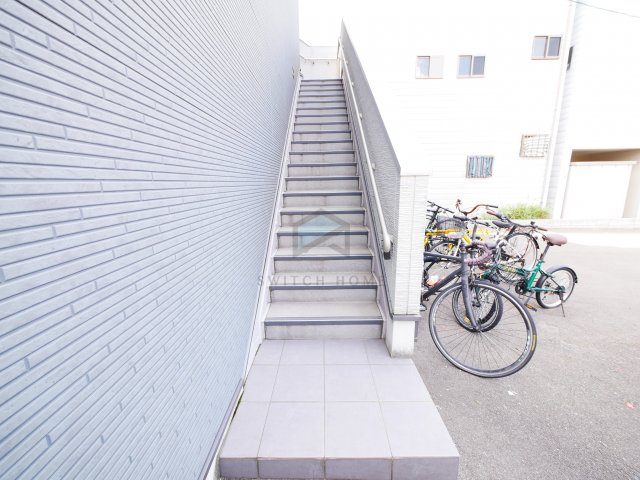 エントランス　建物入口部分です！