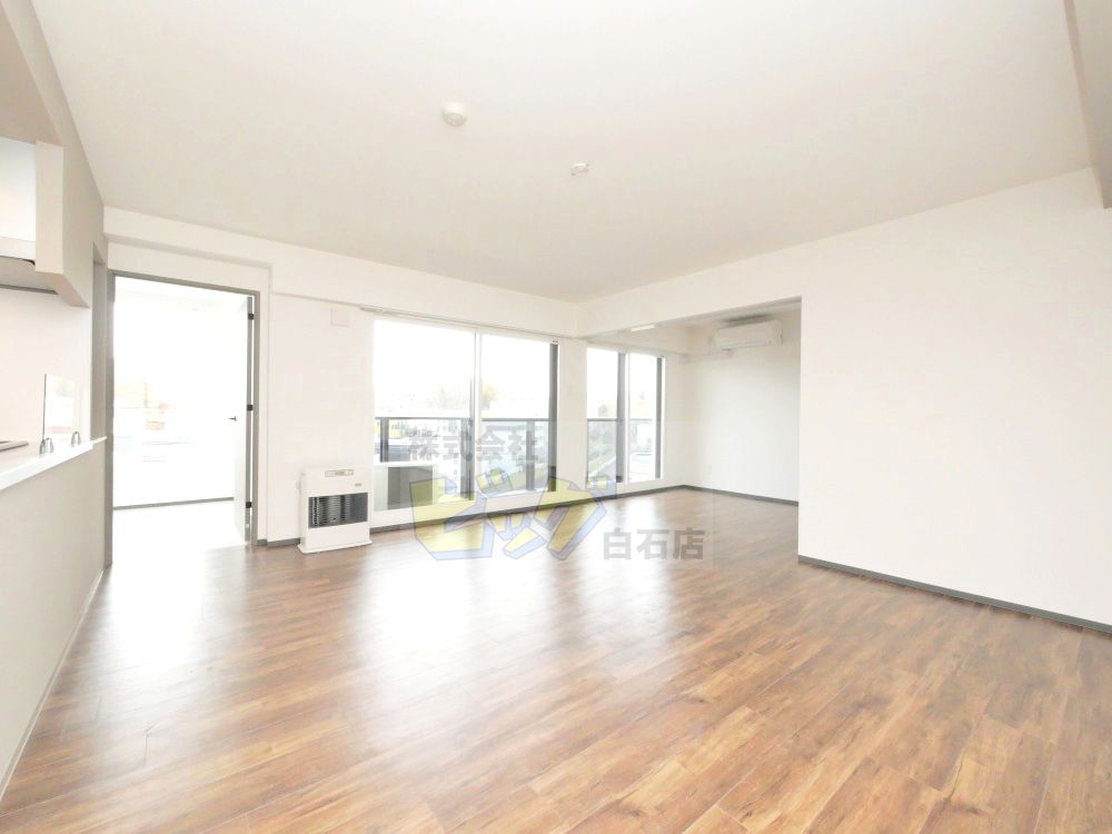 居室・リビング　広々リビングです♪