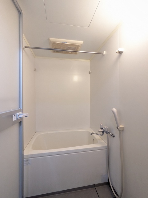 バス・シャワールーム　※クリーニング前の写真です