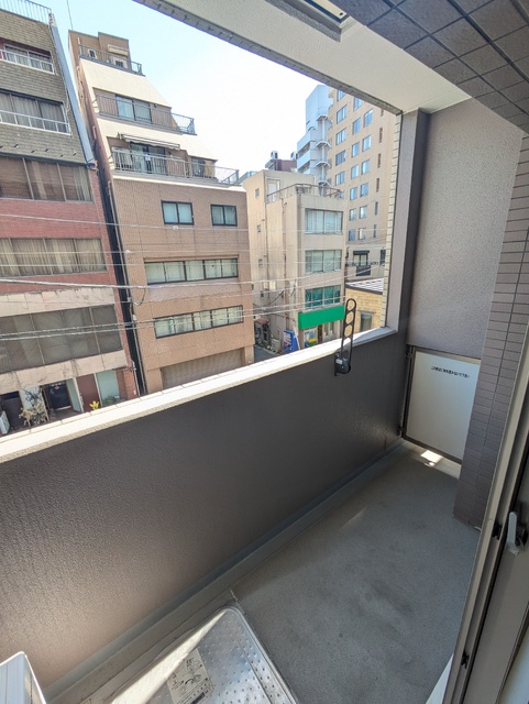 バルコニー　※クリーニング前の写真です