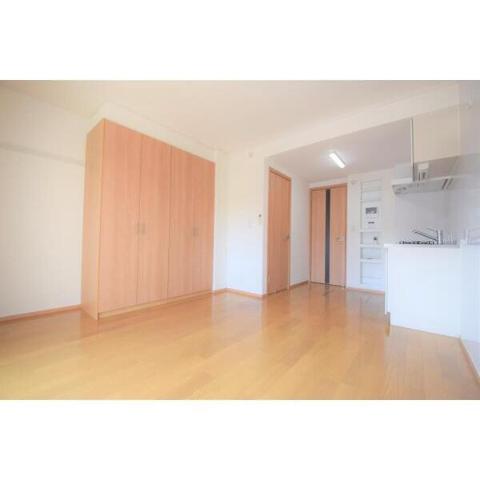 居室・リビング　室内