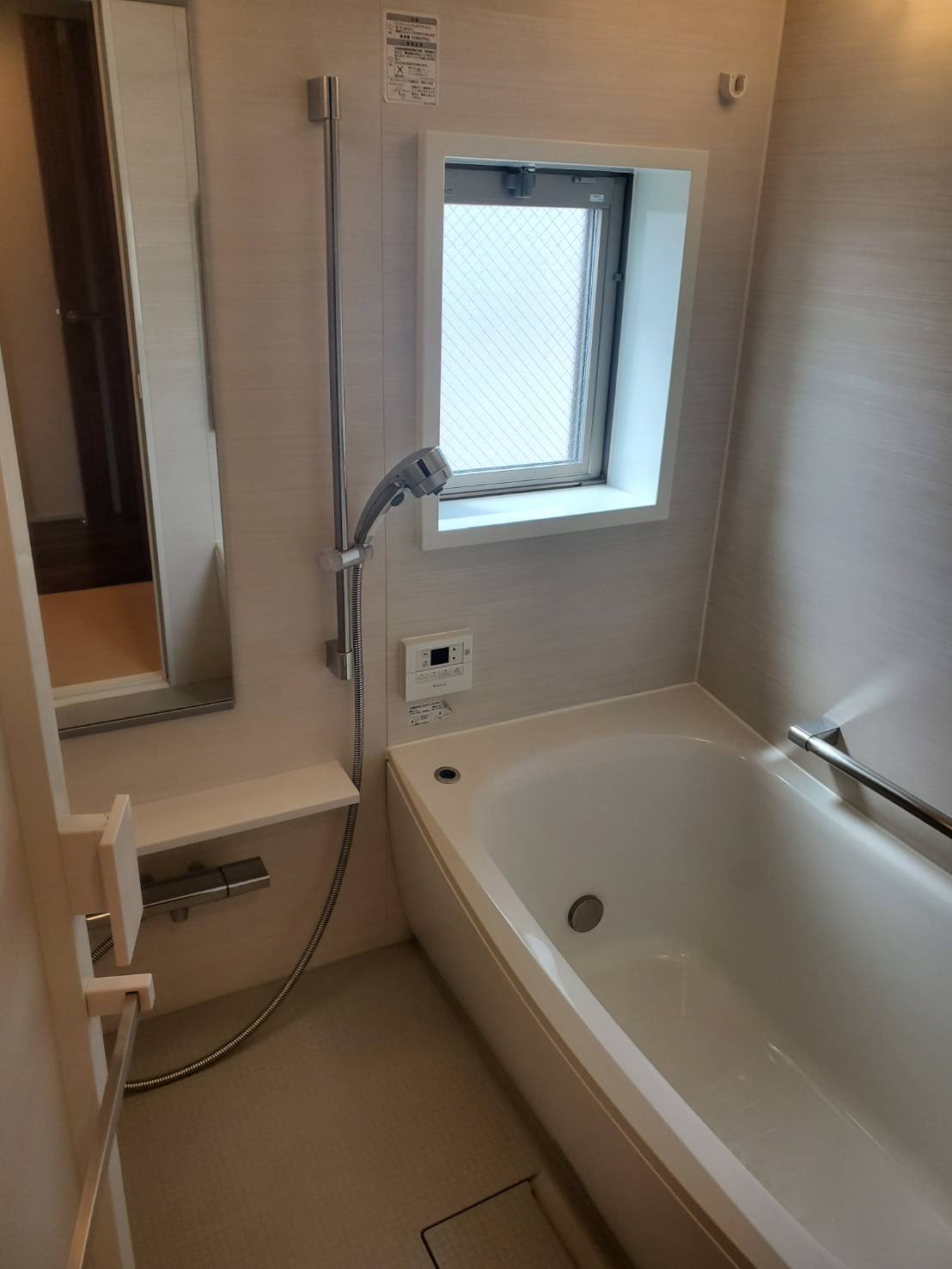 バス・シャワールーム　写真は同タイプ住居です。