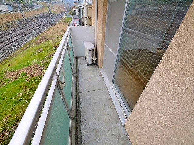 バルコニー　バルコニーからの眺めを楽しみながら食事をしませんか