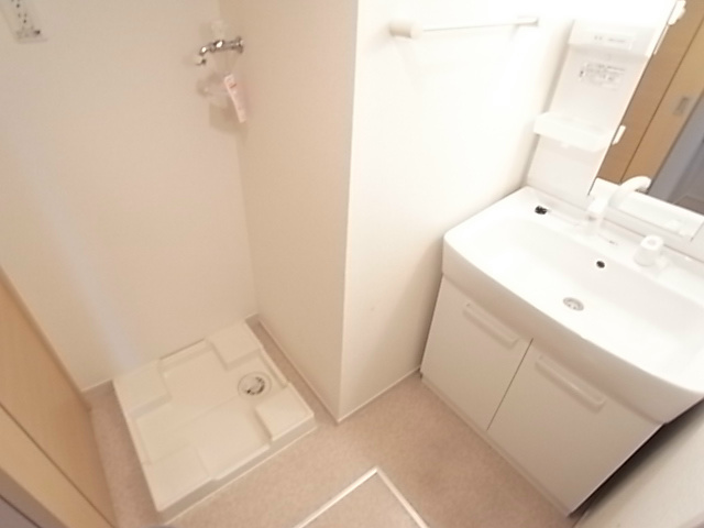 洗面設備　同一物件別部屋写真