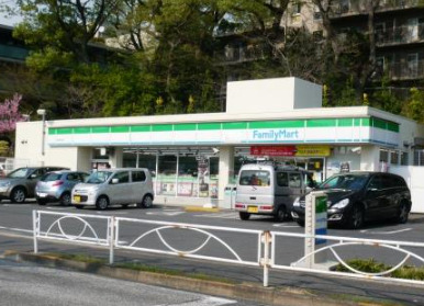 コンビニ　ファミリーマート用賀の杜店（コンビニ）まで428m