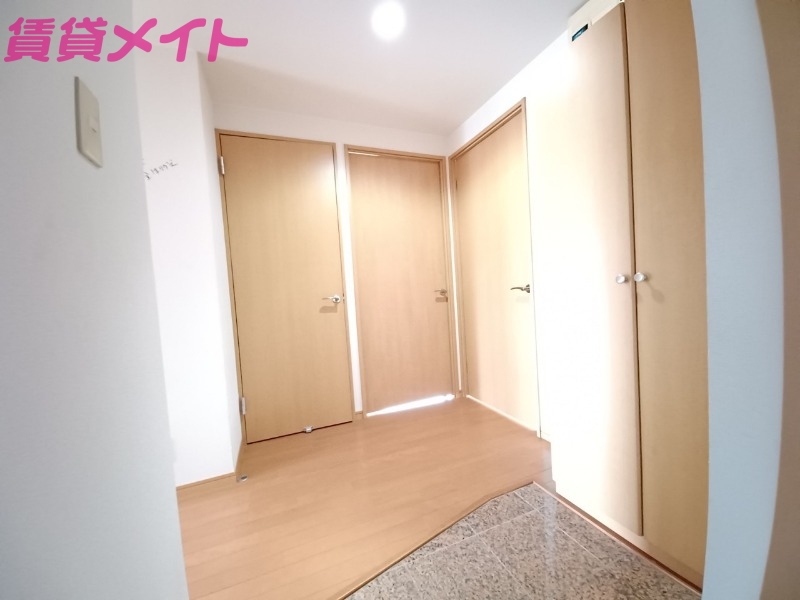 玄関　同型タイプの写真です