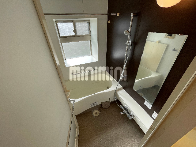 バス・シャワールーム　追炊き、浴室乾燥機付きのお風呂です。