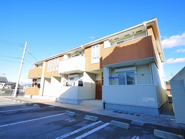 建物外観　落ち着いた雰囲気の外観です