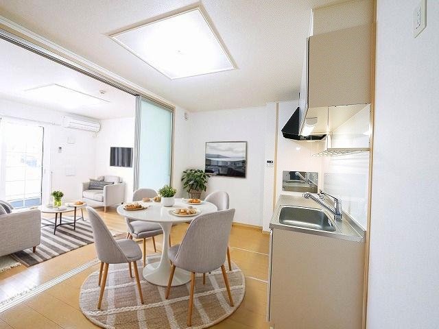 居室・リビング　CGで家具等を配置したもので家具等は含まれません。