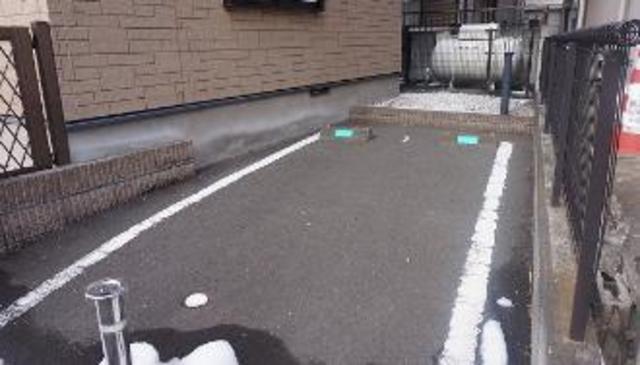 駐車場　駐車スペース。