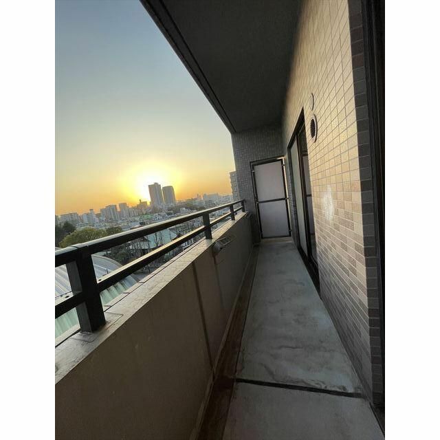 バルコニー　落ち着いた時間を過ごせるバルコニーです