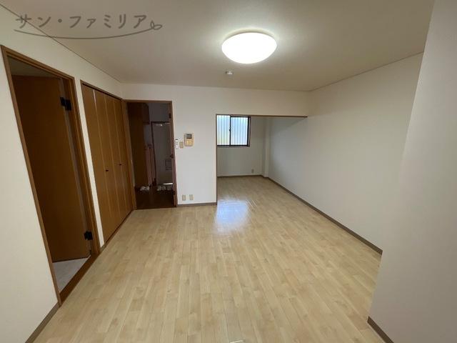 居室・リビング　同一物件別部屋写真