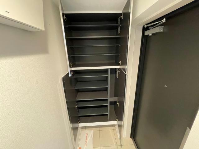 玄関　シューズボックス