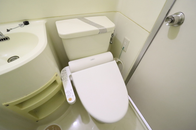 トイレ　温水洗浄暖房便座