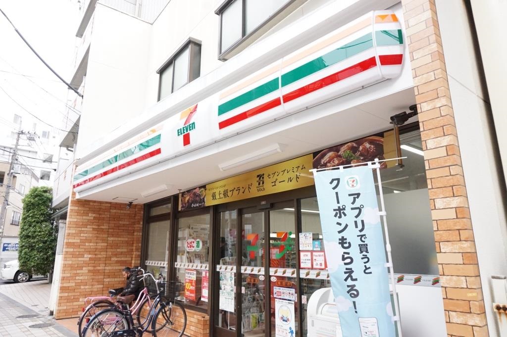 コンビニ　セブンイレブン 梅田店（コンビニ）まで376m