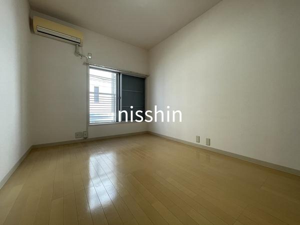 居室・リビング　退去前のため同間取り別部屋の参考写真です