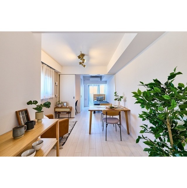 居室・リビング　※家具・家電の備え付けはありません