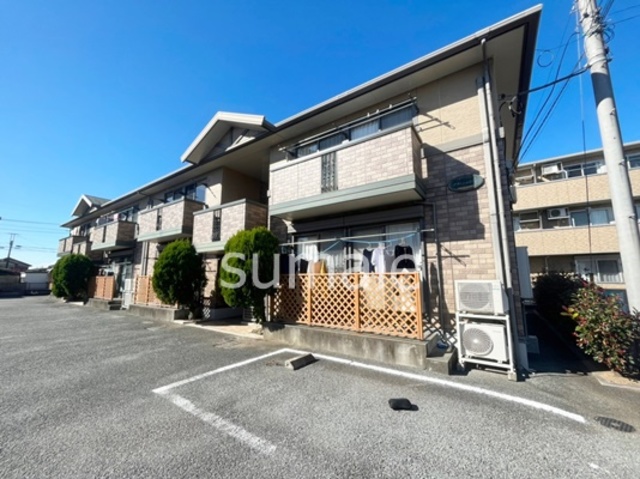 建物外観　日当たり良好のリビング