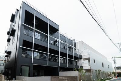 建物外観　■築年月：2020年11月