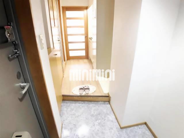 玄関　玄関から見たキッチン・通路