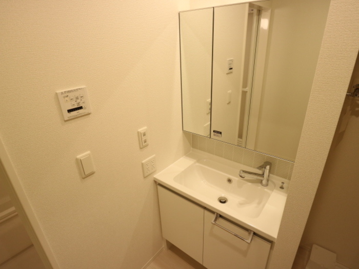 洗面設備　洗髪洗面化粧台