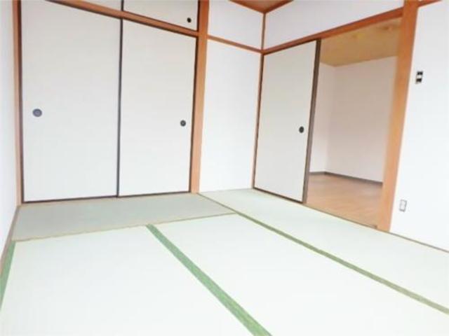 その他部屋・スペース　収納いっぱいの和室です