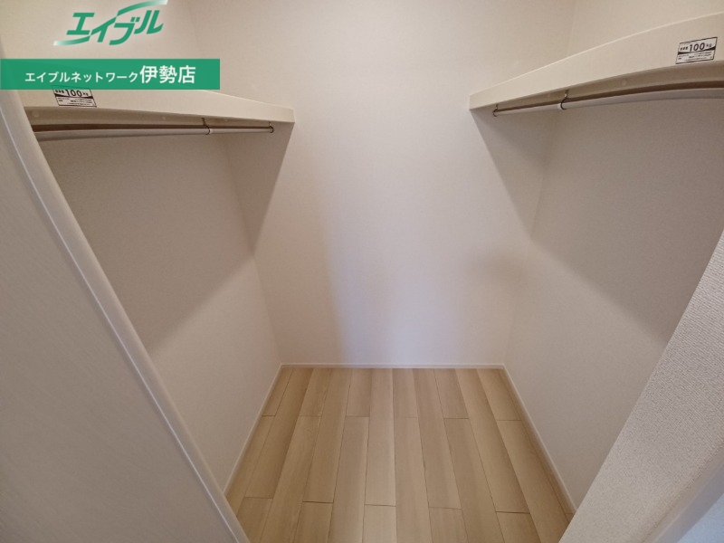 収納　同型参考写真