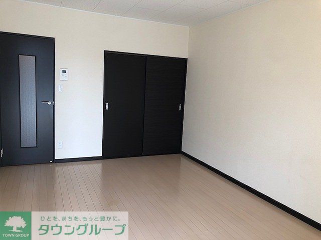 居室・リビング　備品は部屋毎に異なります。１Ｆのみフローリング