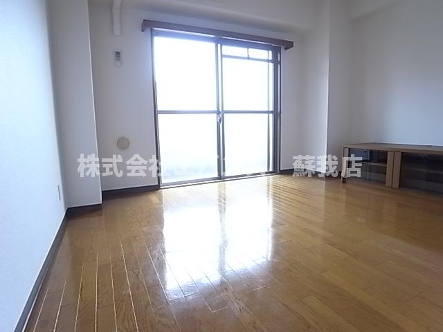 居室・リビング　ゆったりした洋室です