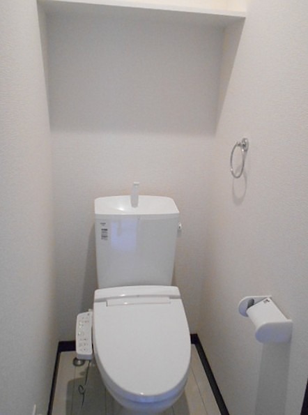 トイレ　※同仕様写真含む