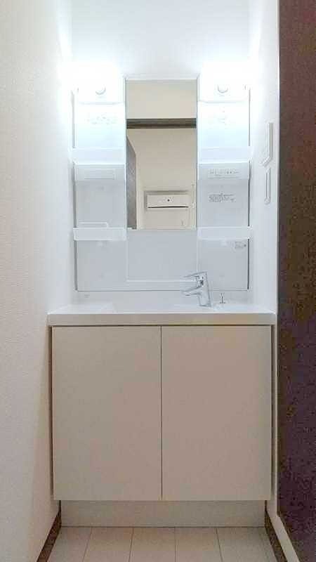 洗面設備　※同仕様写真含む