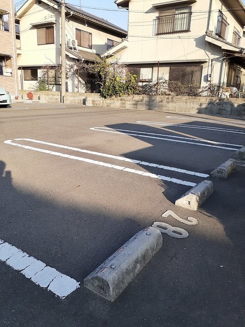 駐車場　駐車場