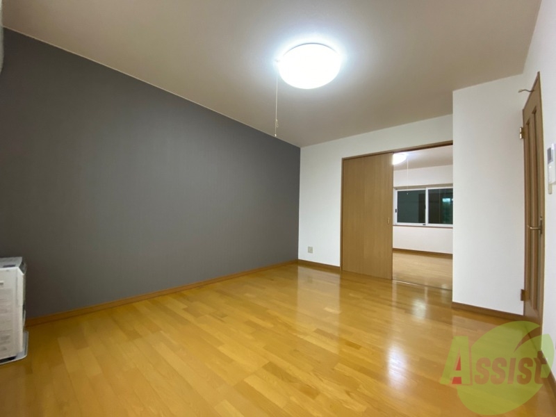 居室・リビング　明るいお部屋は気持ちよく過ごせそうですね。