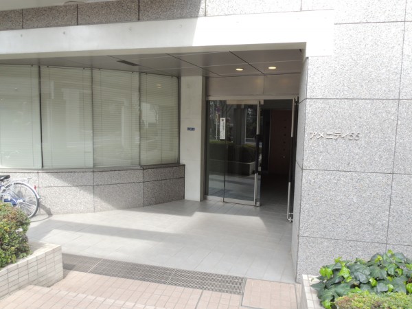 エントランス　清潔なエントランスです