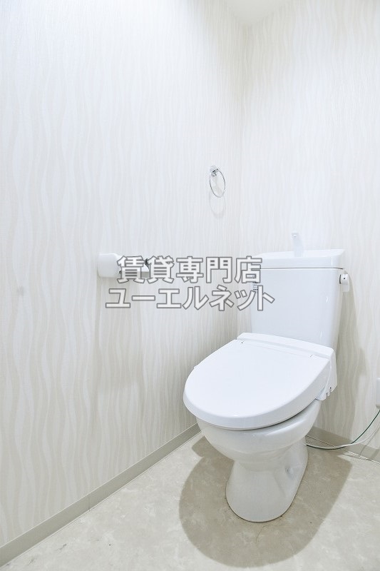 トイレ　温水洗浄便座付き