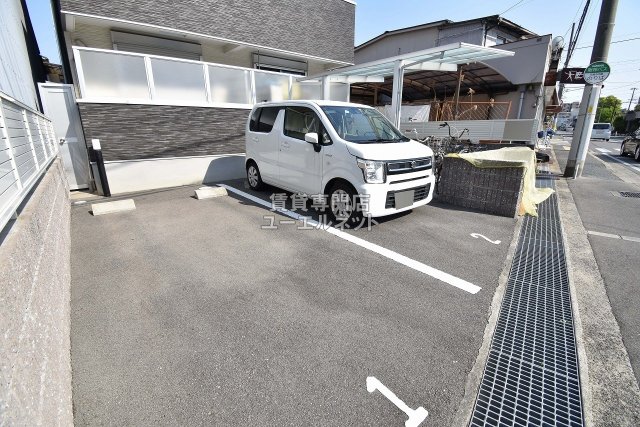 駐車場　敷地内駐車場