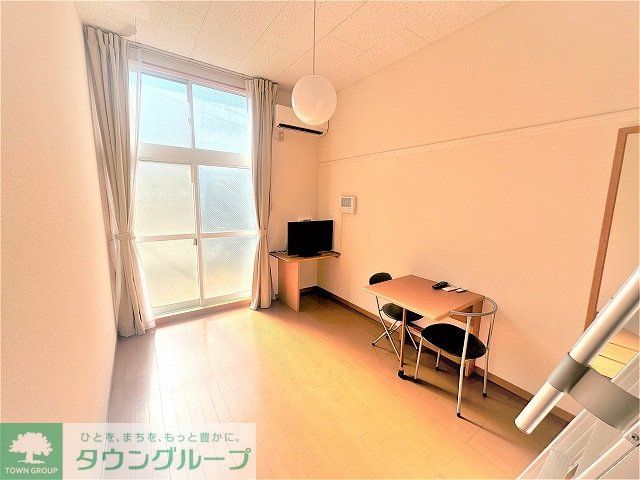 居室・リビング　2階タイプのお部屋です。