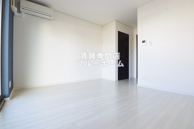 居室・リビング　7.9帖の洋室です！