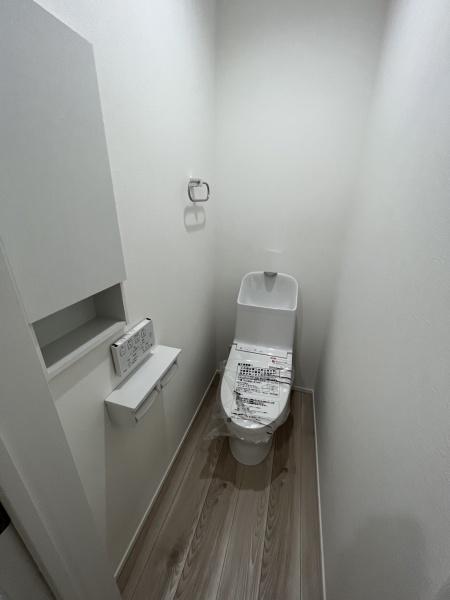 トイレ　ウォシュレット完備