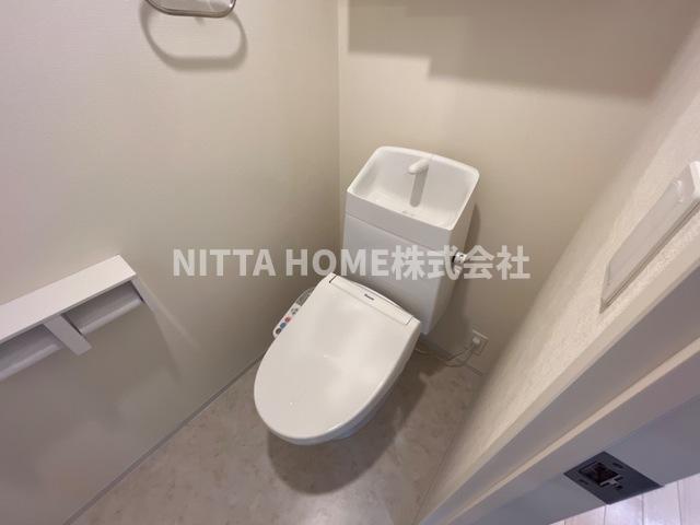 トイレ　シャワー付きのトイレです＊