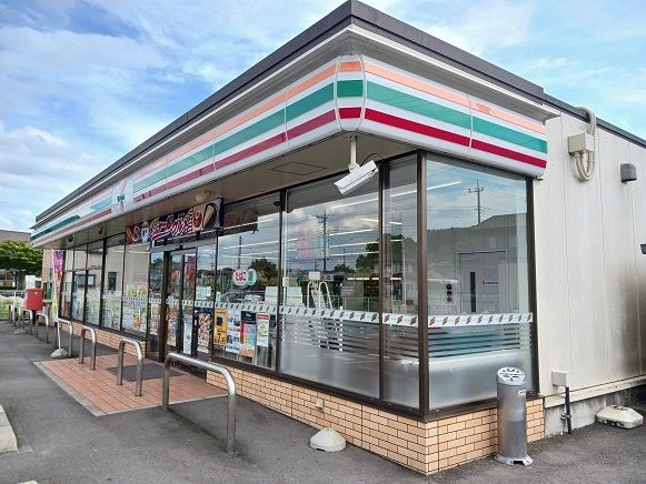 コンビニ　セブンイレブン乗附町店（コンビニ）まで350m