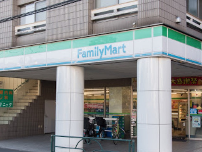 コンビニ　ファミリーマート三鷹杏林前店（コンビニ）まで240m