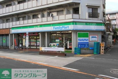 コンビニ　ファミリーマート（コンビニ）まで290m