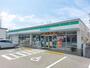 コンビニ　ファミリーマート西垣生店（コンビニ）まで304m