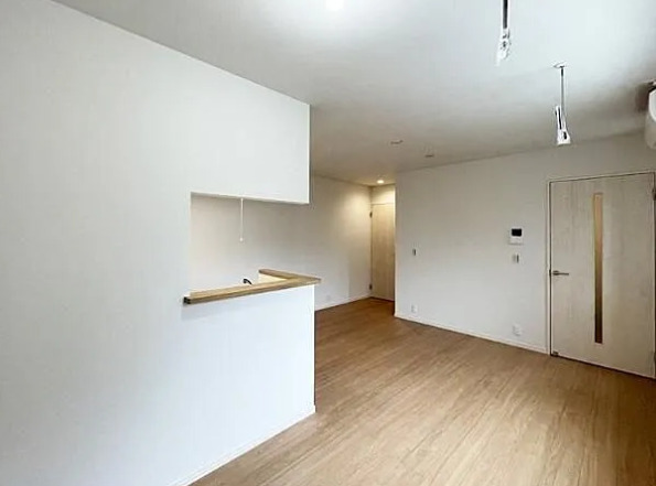 居室・リビング　別部屋の画像を使用しております。