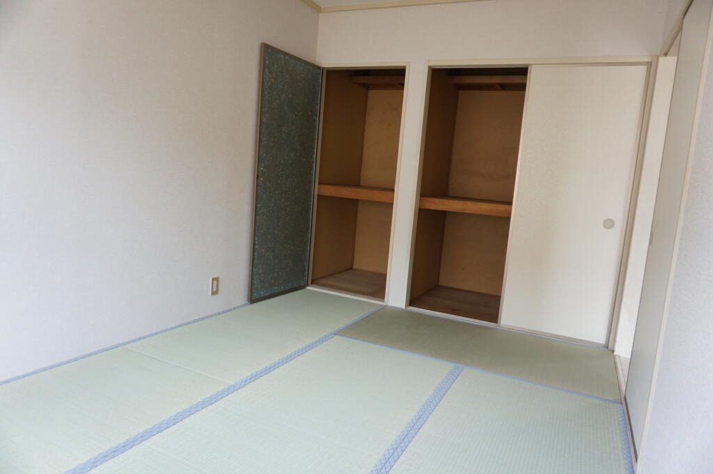 収納　2F和室の収納は1間半