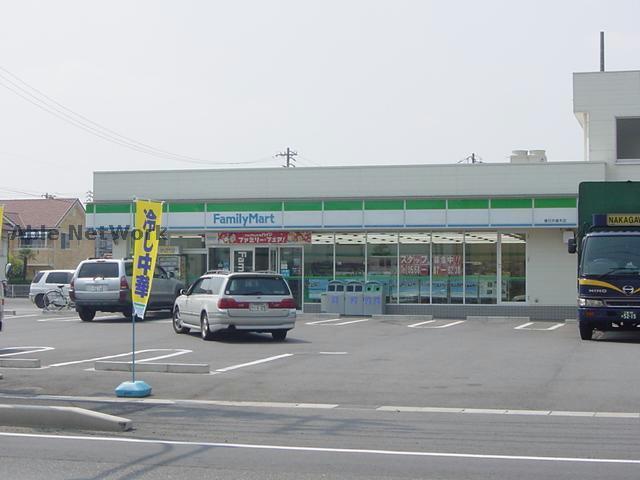 コンビニ　ファミリーマート春日井篠木店（コンビニ）まで588m
