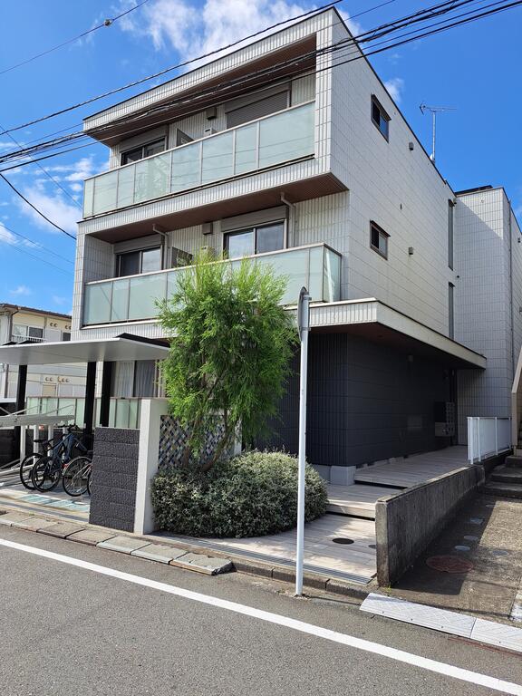 建物外観　●安心・快適。旭化成ヘーベルメゾン！